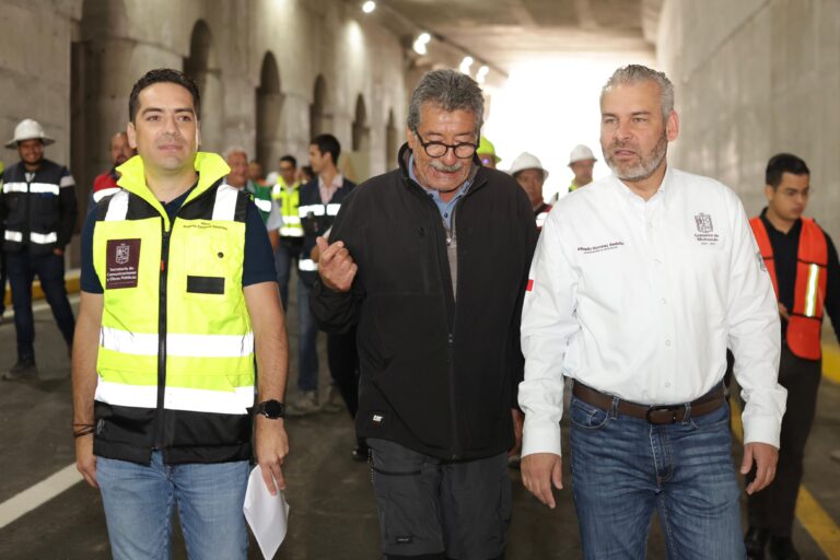 Supervisa Bedolla acceso abierto del distribuidor vial de salida a Salamanca