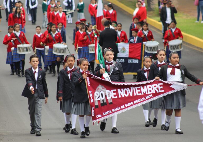 Más de 11 mil escuelas en Michoacán refuerzan valores patrios